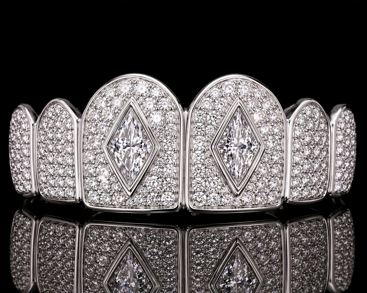 Gioiello dentale architetturale con diamanti marquise di Atelier Fabbro